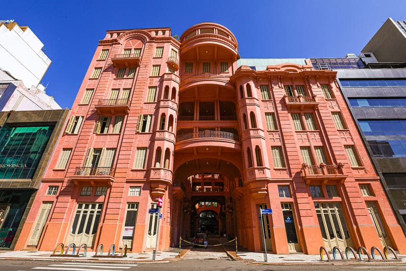 Aniversário de Porto Alegre: imagem de cima para baixo da Casa de Cultura Mario Quintana.