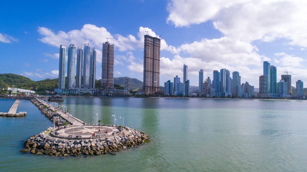 Guia de Bairros de Balneário Camboriú: Molhe da Barra Sul (Foto: Macon Empreendimentos)
