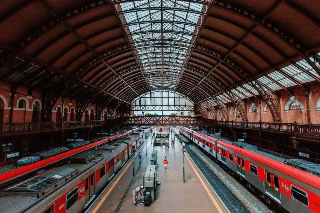 Como é morar em São Paulo? Conheça a Estação da Luz.