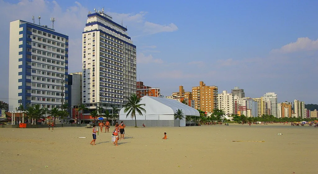 Conheça os encantos de Praia Grande (SP)