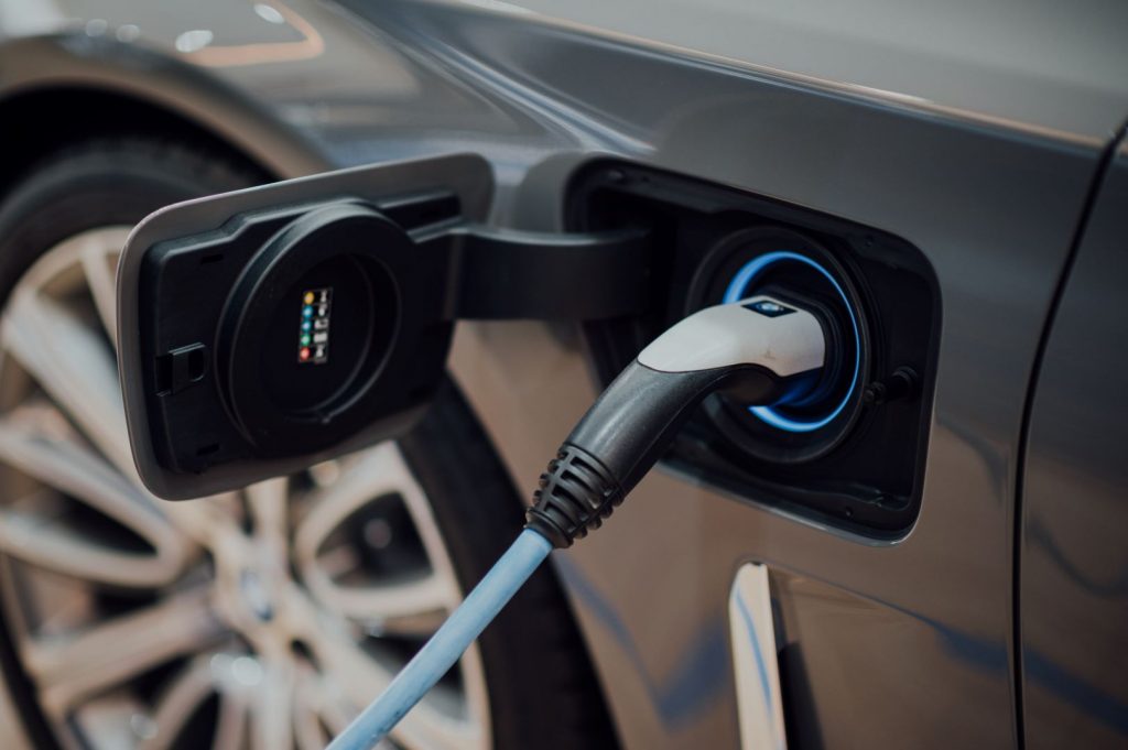 Práticas sustentáveis: unidade da Auxiliadora Predial conta com carregamento de carro elétrico