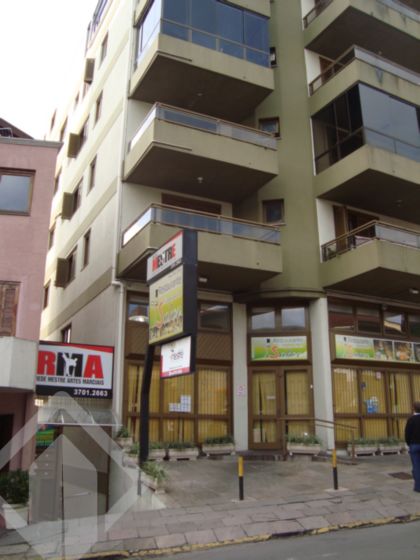 Salas Comerciais<br />Centro<br />Bento Gonçalves<br /><br />Auxiliadora Predial vende sala comercial com ótima metragem privativa localizada no centro da cidade. O imóvel possui divisórias para escritório e dois banheiros sociais. Estou disponível no WhatsApp. Adicione o telefone que aparece ao lado 0-0