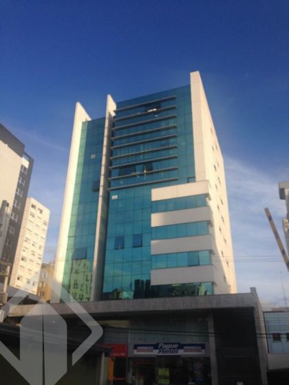 Salas Comerciais<br />N. Sra de Lourdes<br />Caxias do Sul<br /><br />Auxiliadora Predial vende salas comerciais novas de 49 m e 50 m com espera para split e opção de 01 vaga de garagem. Prédio com portaria, fachada em pele de vidro e localização central. Ocupação imediata 0-0