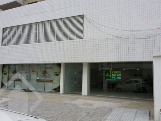 Salas Comerciais<br />Humaitá<br />Bento Gonçalves<br /><br />Auxiliadora Predial vende sala comercial com 02 banheiros e 02 vagas de garagem, possui 60,21m de área privativa, residencial em fase de construção com apenas 03 salas comerciais térreas. Ótimo para investimento. Consulte mais informações!Estou disponível no Whats App. Adicione o telefone que aparece ao lado 0-0
