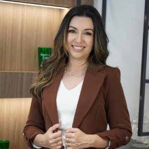 Foto do corretor Gislaine Dornelles.