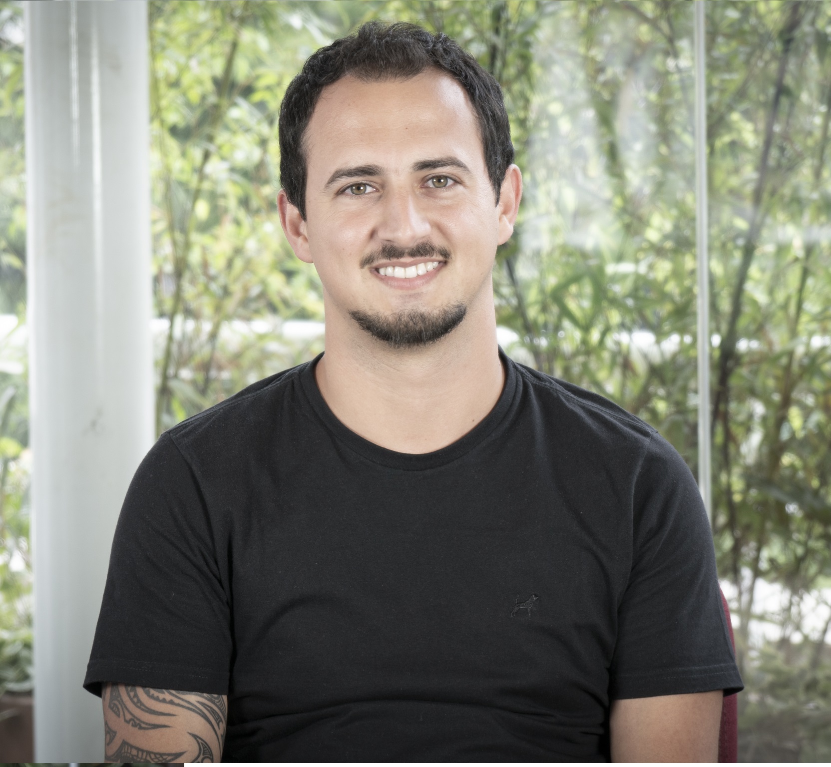 Foto do corretor Leonardo Oliveira