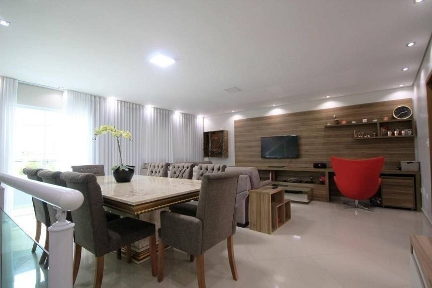 Casa, 3 quartos, 222 m² - Foto 2