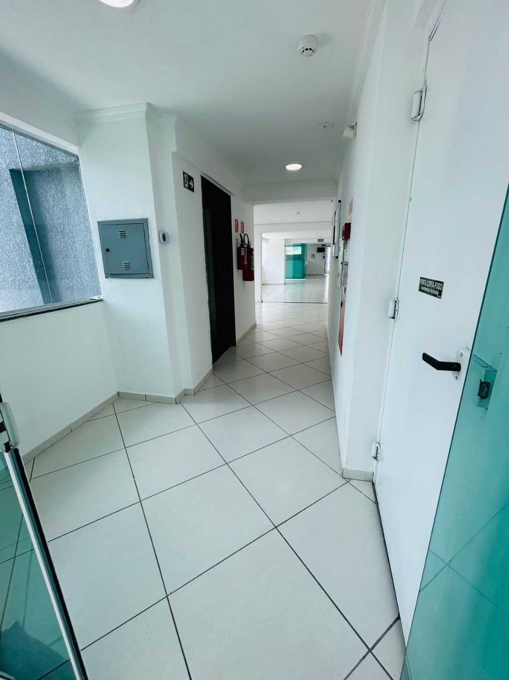 Apartamento à venda com 2 quartos, 56m² - Foto 18