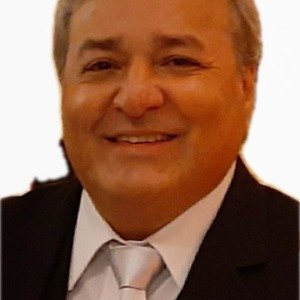 Foto do corretor Roberval Silva